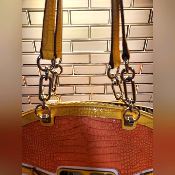 Guess shoulder purse - Picture 5 of 6